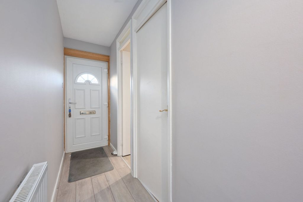 Property photo 2 of 29