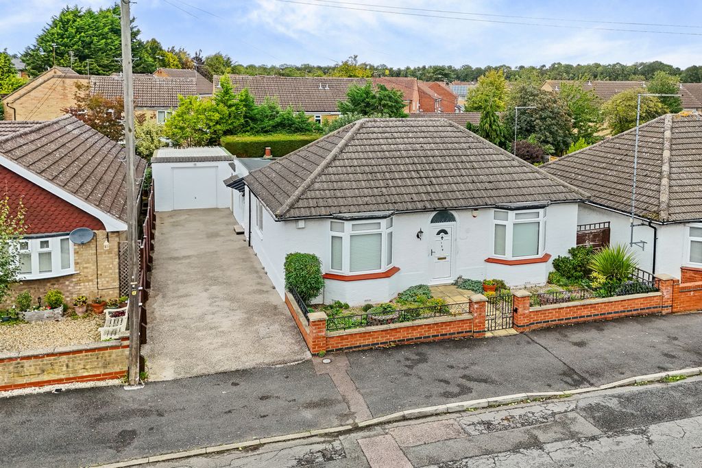 Property photo 1 of 32