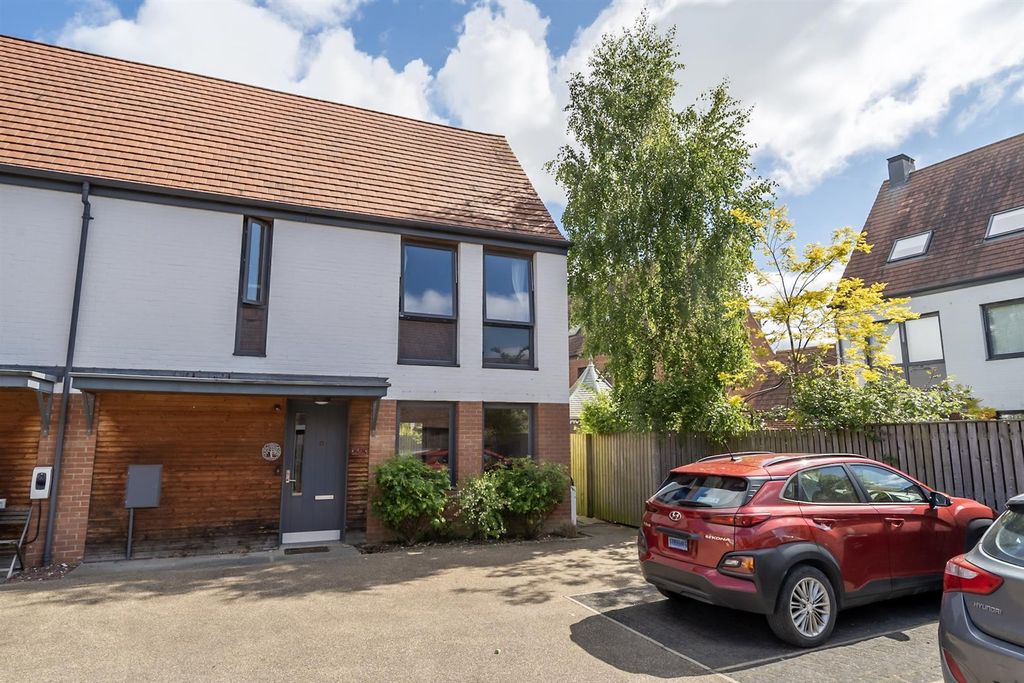 Property photo 1 of 17 External