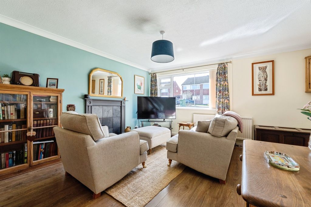 Property photo 2 of 20