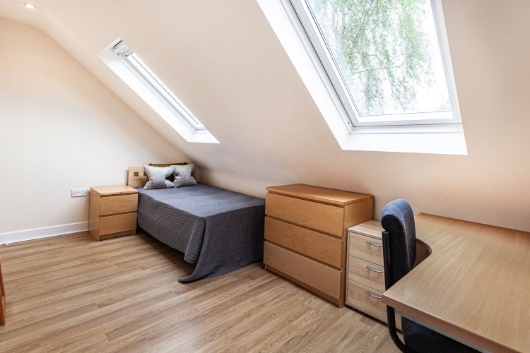 Property photo 3 of 18 302501