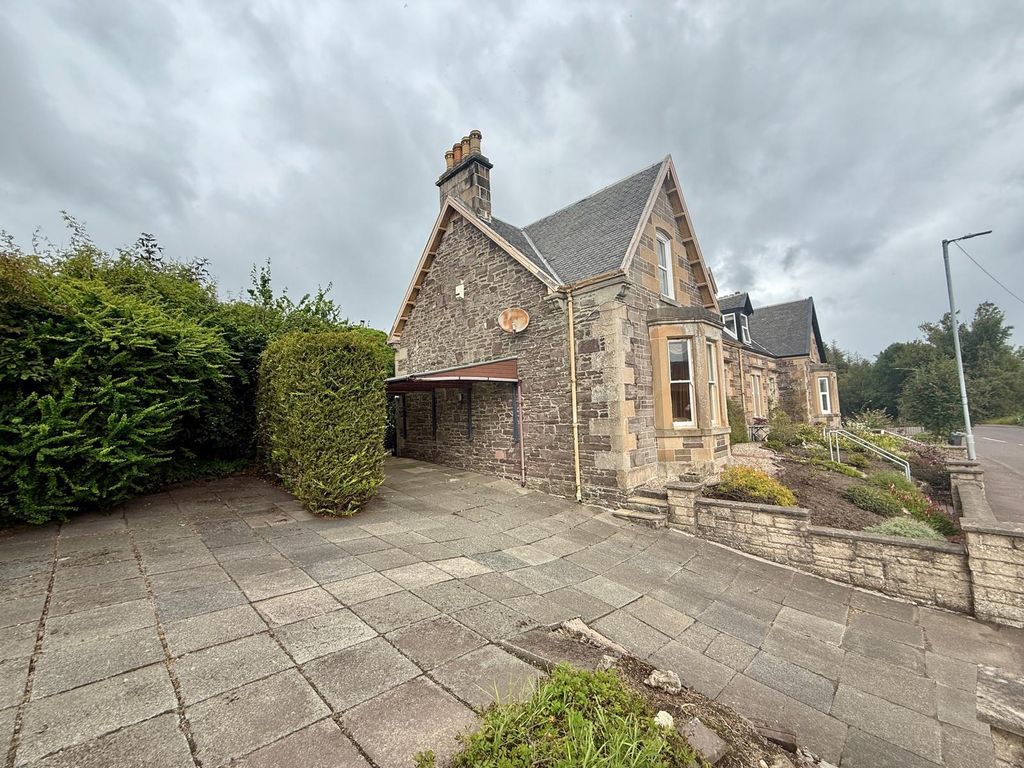 Property photo 2 of 32