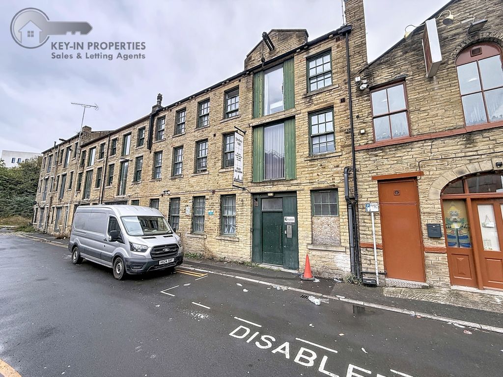 Property photo 1 of 11 City Living -Modern Studio Apartment In The Heart Of Bradford City Centre