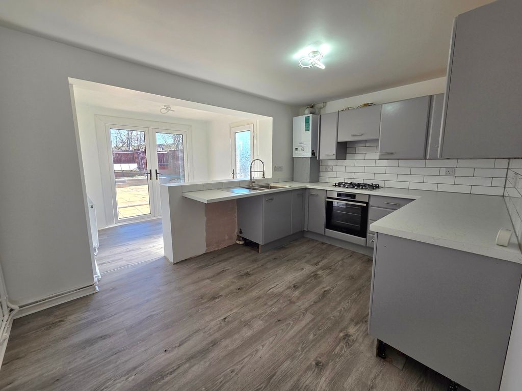 Property photo 2 of 11 Image