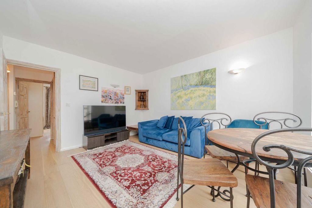 Property photo 2 of 7