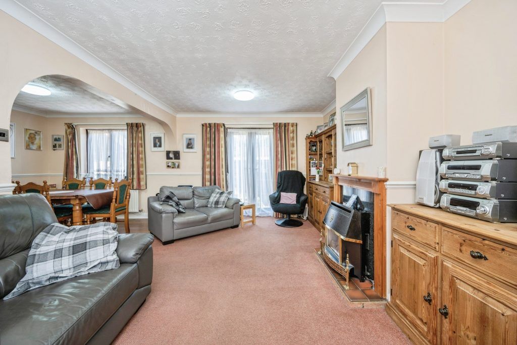 Property photo 3 of 20