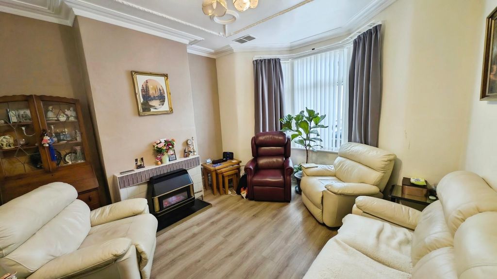 Property photo 2 of 17 00F8268c-Pxl_20260219_100408766.Jpg