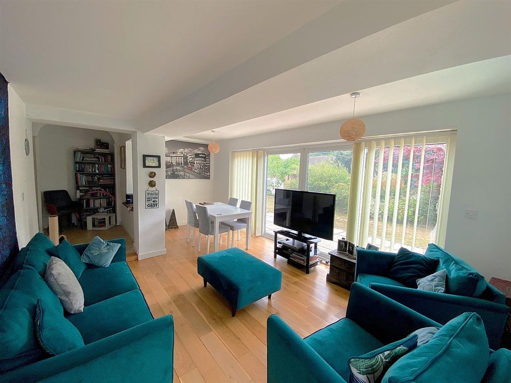 Property photo 2 of 19 2 Ward Way - Lounge3.Jpg