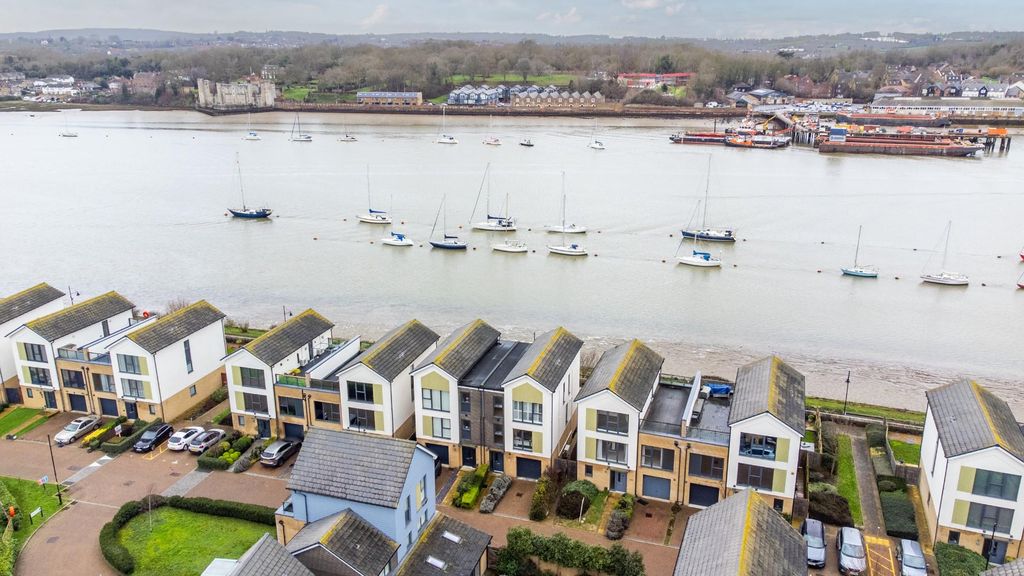 Property photo 2 of 19 View