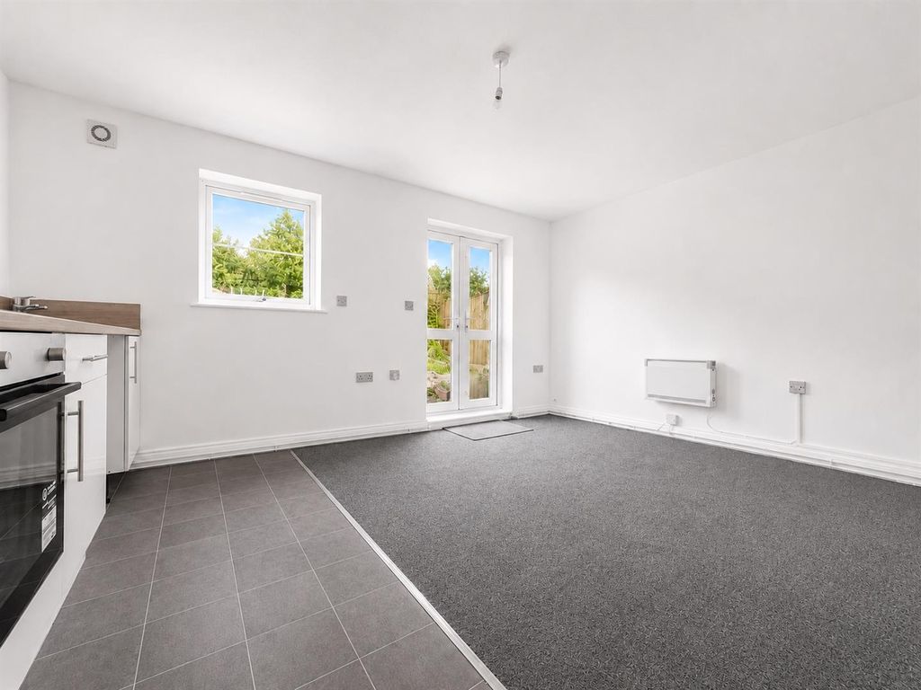 Property photo 3 of 11 60CE4961-E72B-4BA9-8Dd1-5571A1Fd7A32.Png
