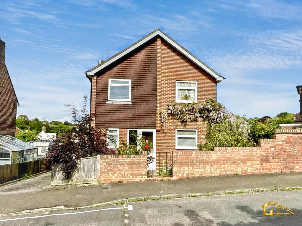 Property photo 1 of 21