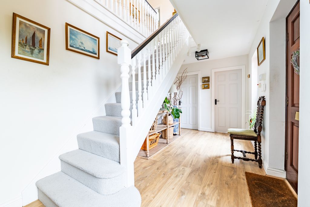 Property photo 3 of 18 Photo 3