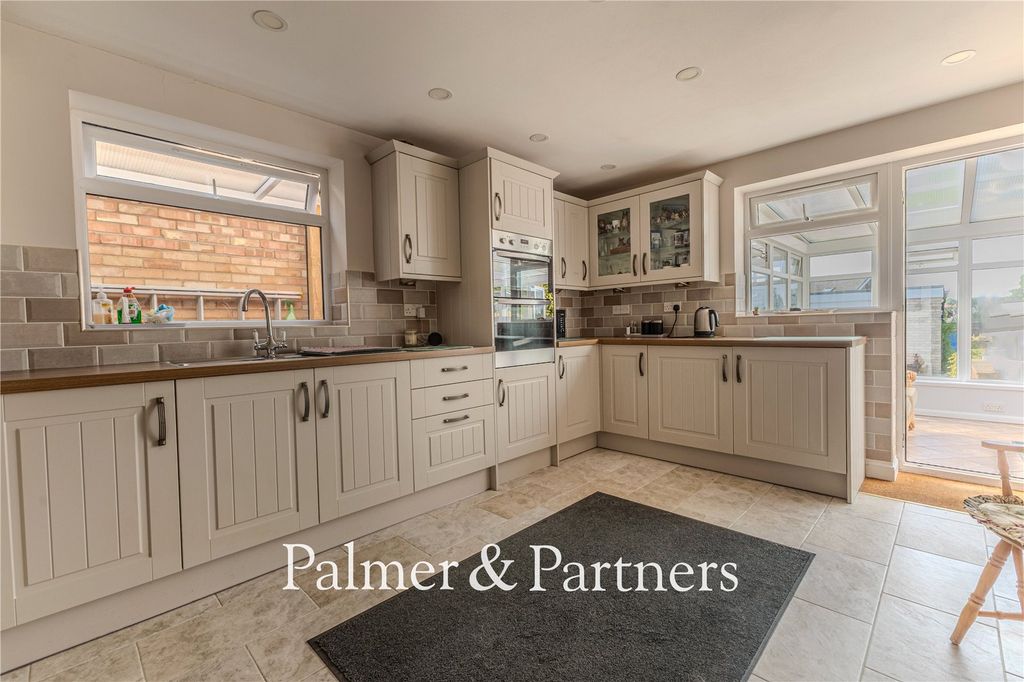 Property photo 3 of 24 Picture No. 04