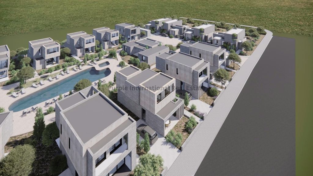 Property photo 3 of 28