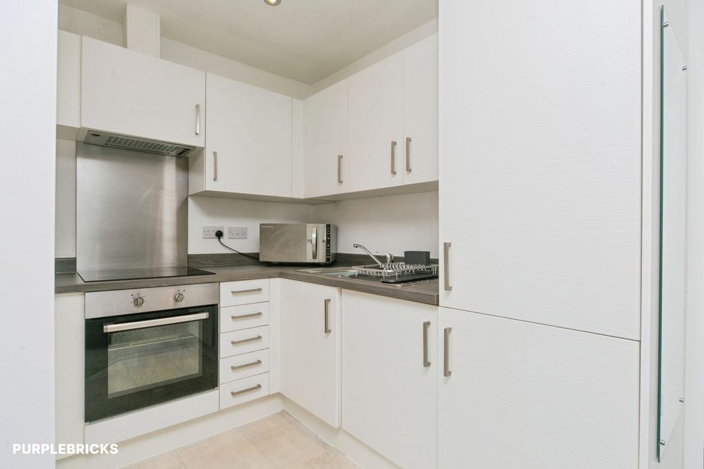 Property photo 2 of 22