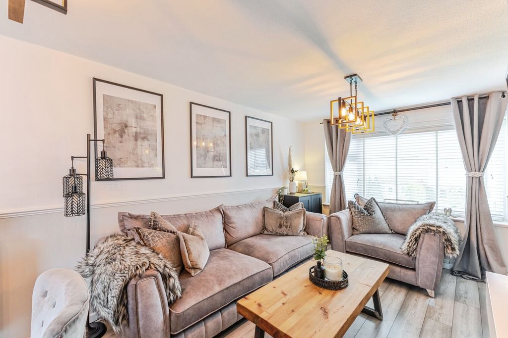 Property photo 3 of 19 Pbox-Img.Jpg