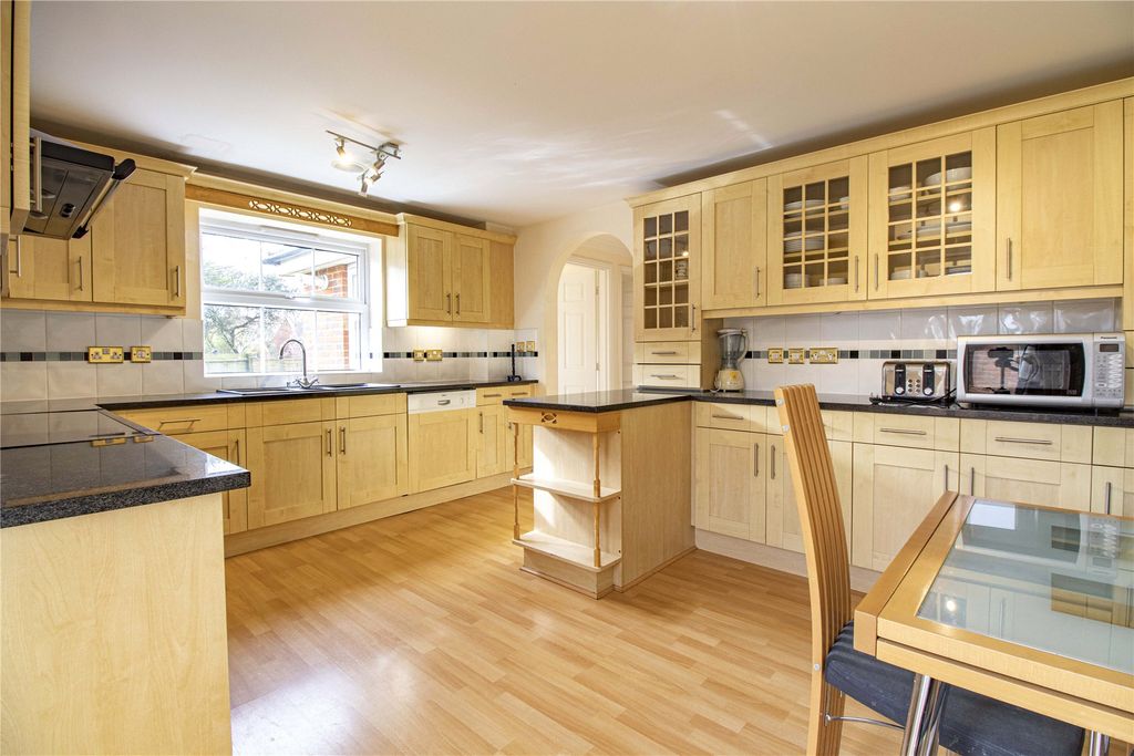 Property photo 2 of 16 Picture No. 40