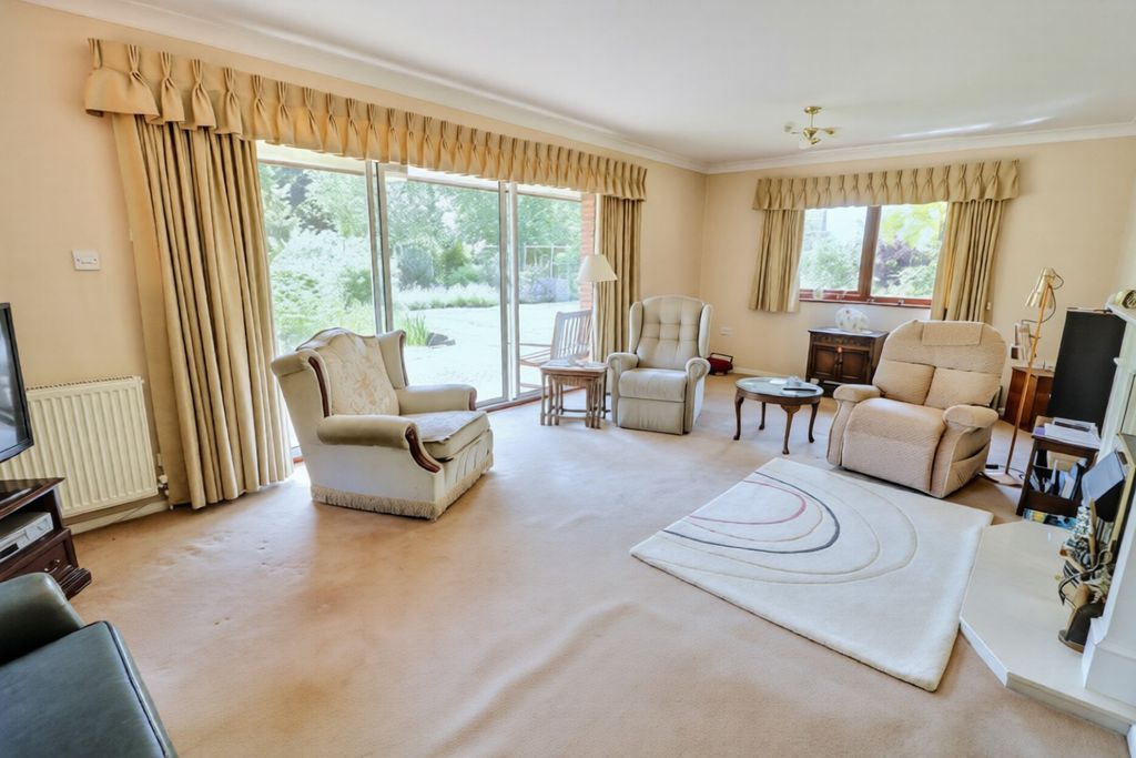 Property photo 2 of 23