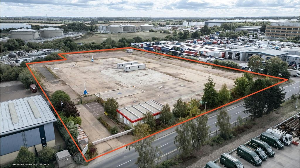 Property photo 1 of 5 Boundary Way Hemel Hempstead Aerial1.Jpg