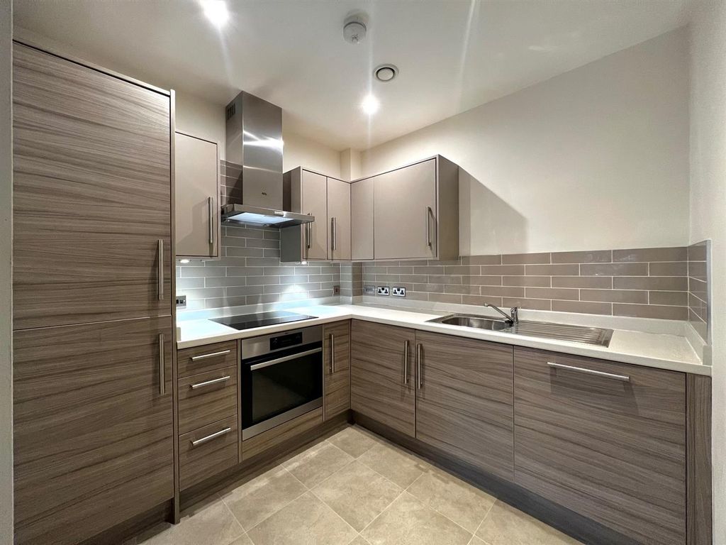 Property photo 3 of 10 Kitchen.Jpg