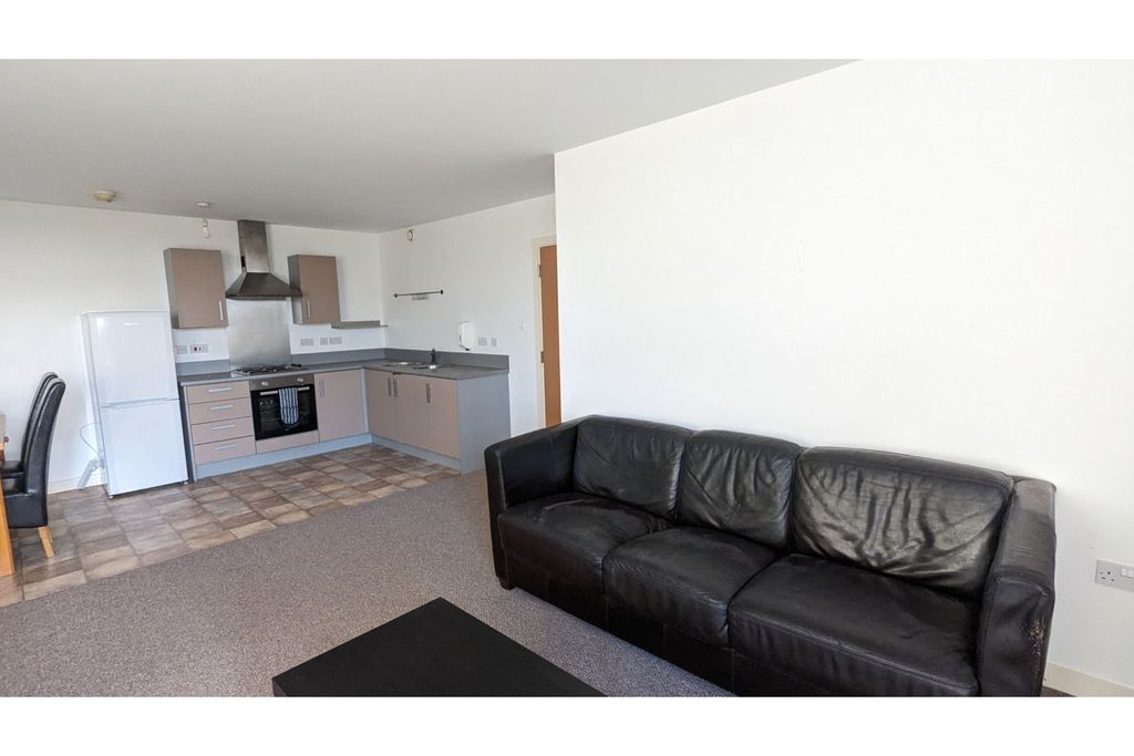 Property photo 3 of 11