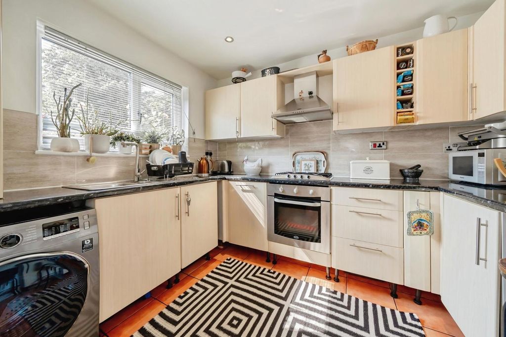 Property photo 2 of 12 Kitchen