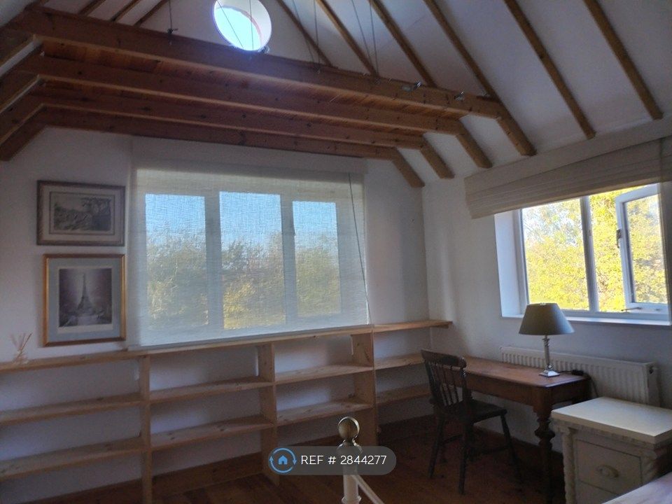 Property photo 1 of 6 Sunny Room