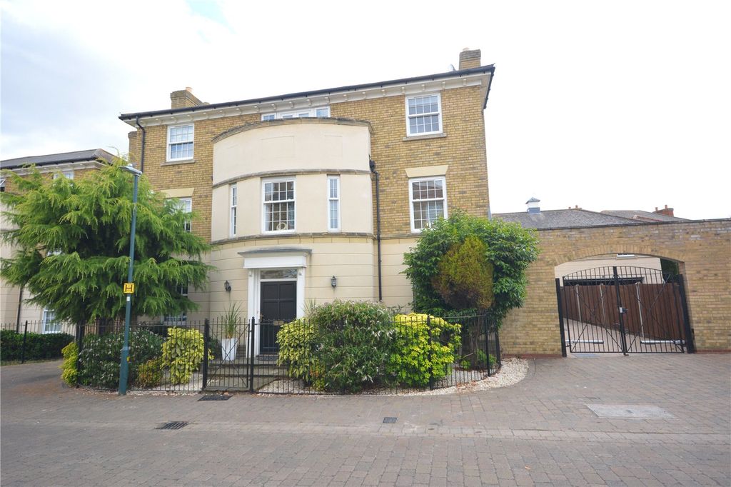 Property photo 1 of 15 Exterior