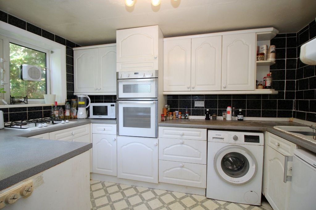 Property photo 3 of 28 Picture No. 22