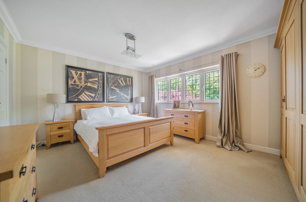 Property photo 3 of 20 19-681E200493Fb2-...
