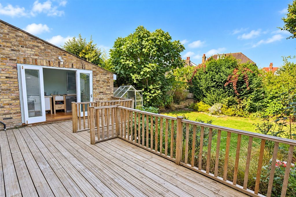 Property photo 3 of 11 Picture No. 33