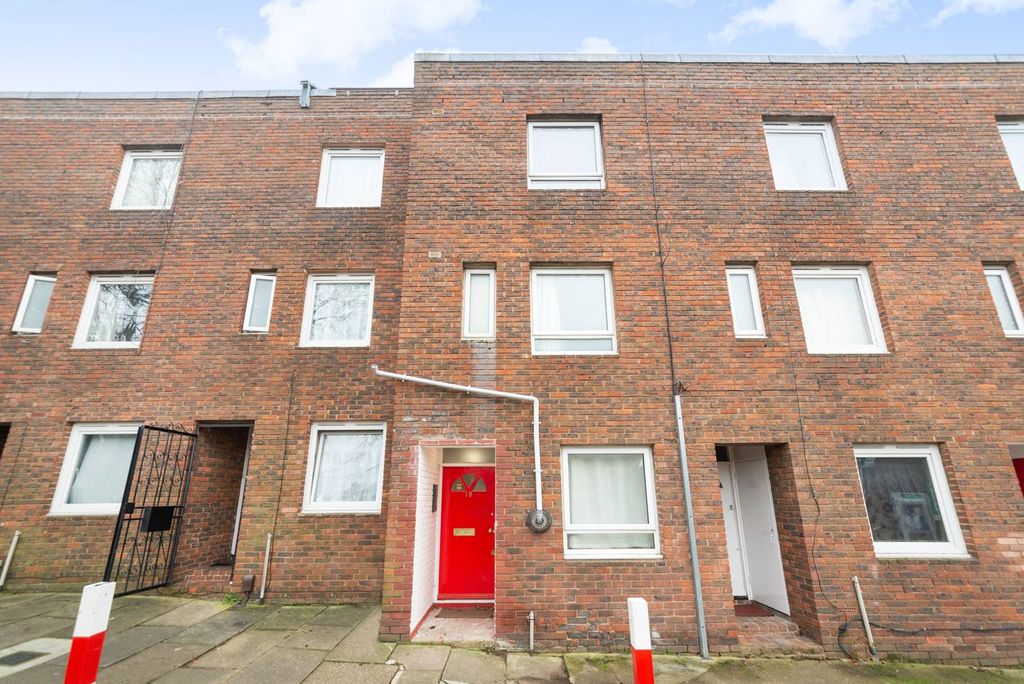 Property photo 1 of 2
