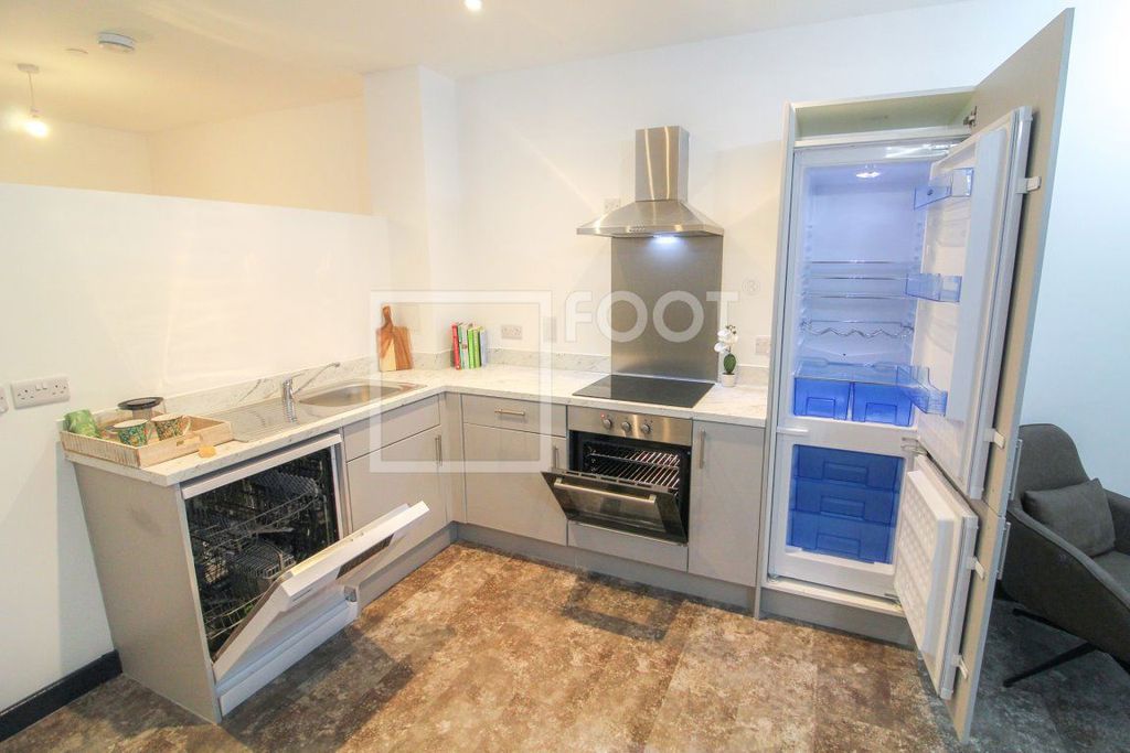 Property photo 3 of 31