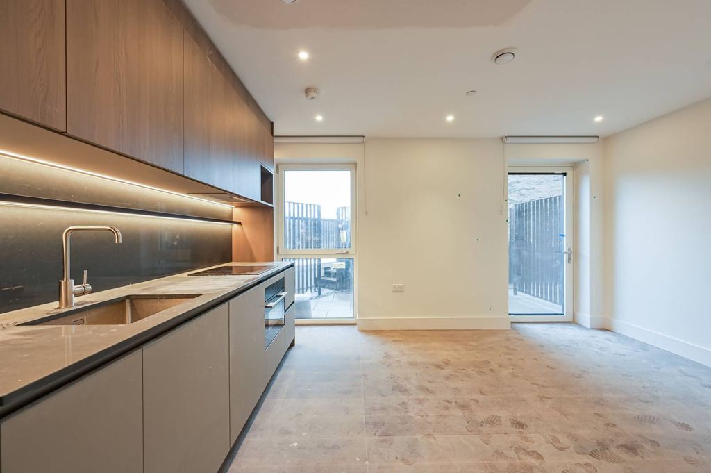 Property photo 1 of 53