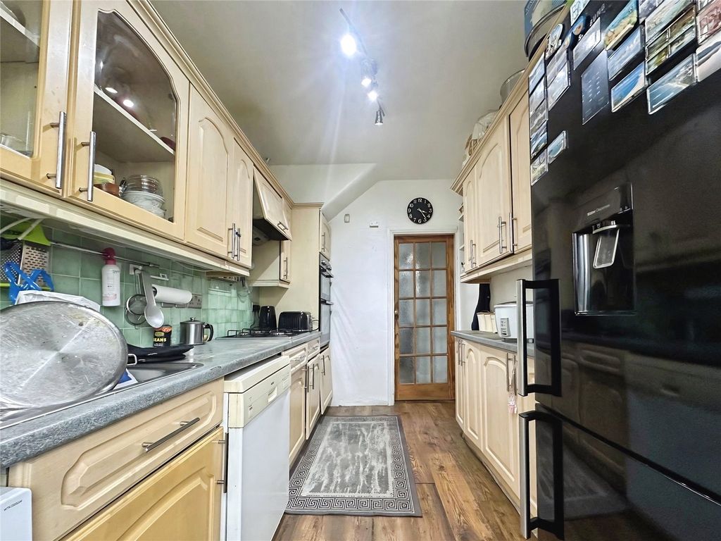 Property photo 2 of 15 Kitchen