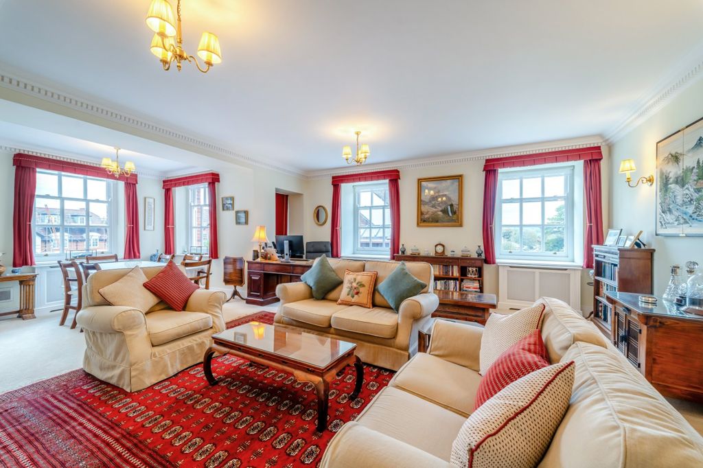 Property photo 3 of 11 Sitting/Dining Room