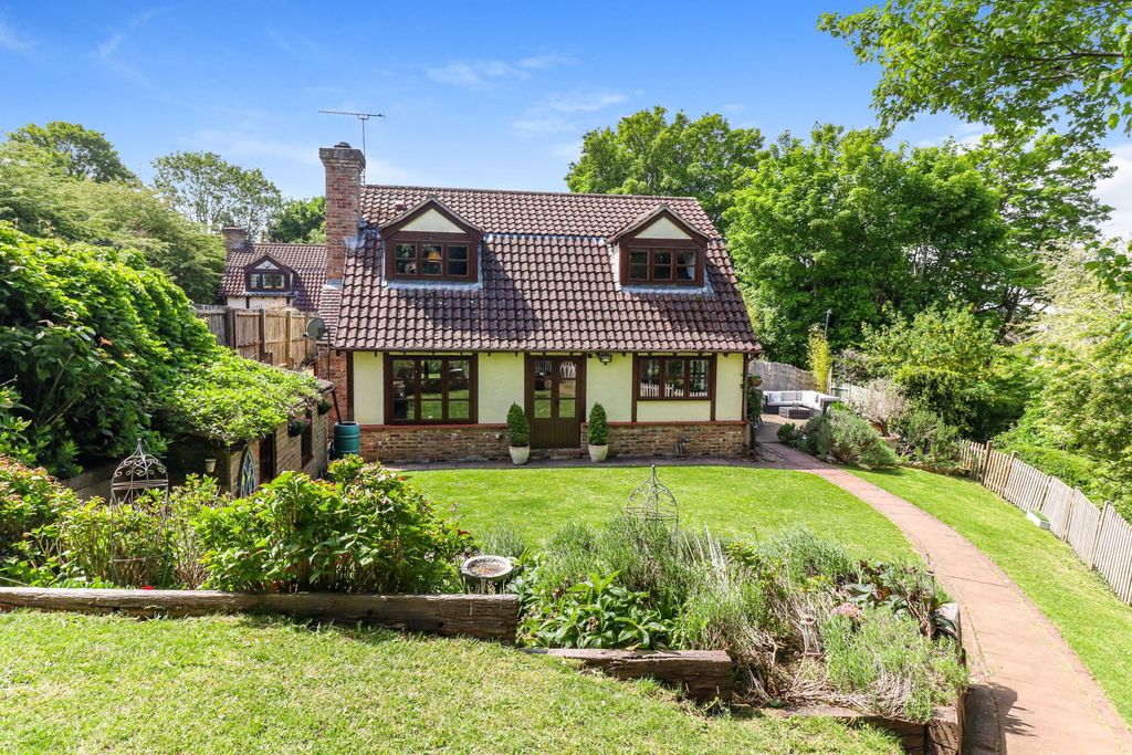 Property photo 1 of 28