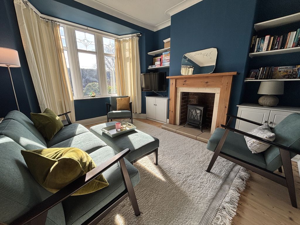 Property photo 2 of 36