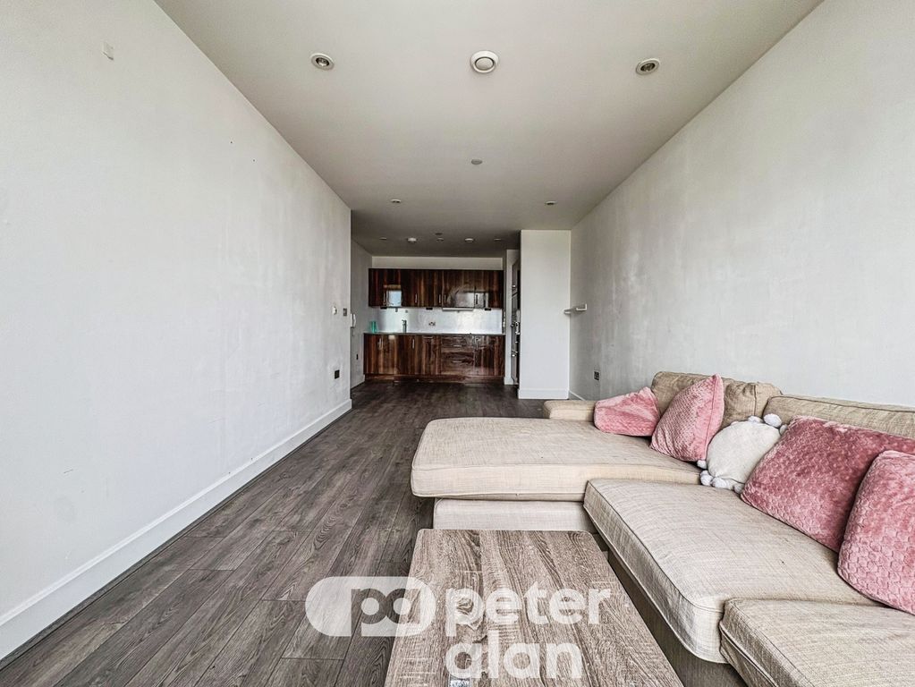 Property photo 3 of 14 Living Room