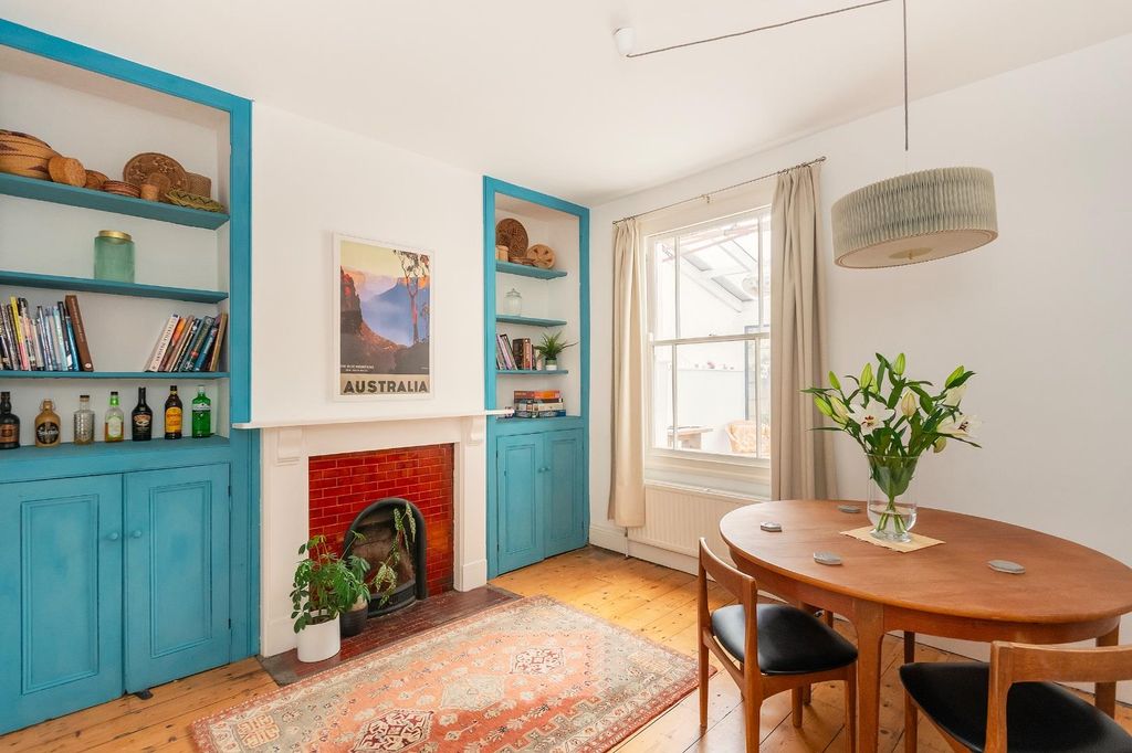 Property photo 3 of 27 2C5R8Sg - Dining Room C.Jpg