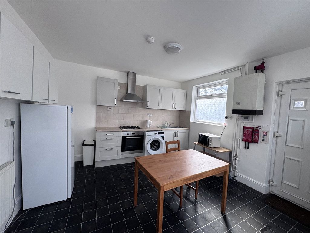 Property photo 3 of 17 Picture No. 01