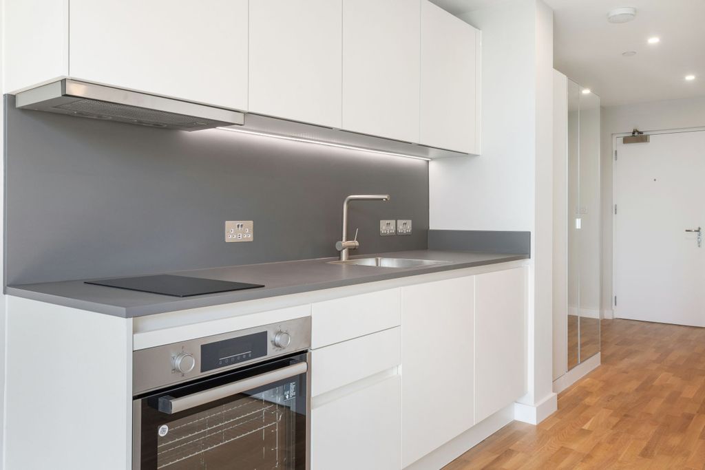 Property photo 1 of 11 Kitchen