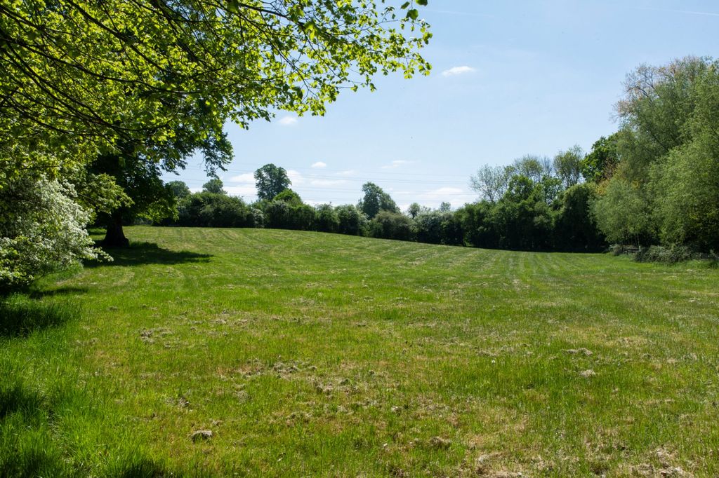 Property photo 2 of 22 Picture No. 11