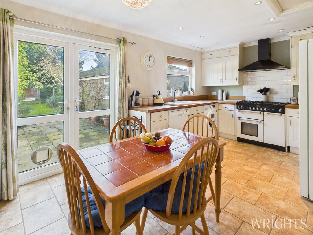 Property photo 3 of 18 Kitchen / Diner