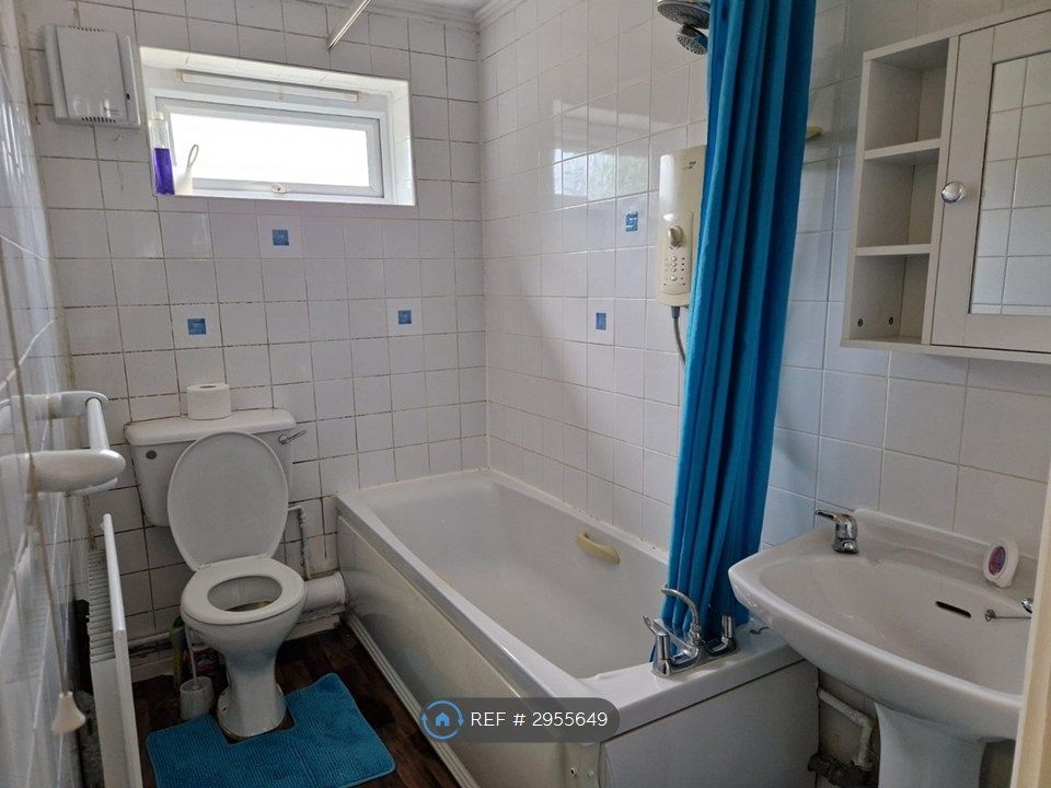 Property photo 2 of 6 Bathroom