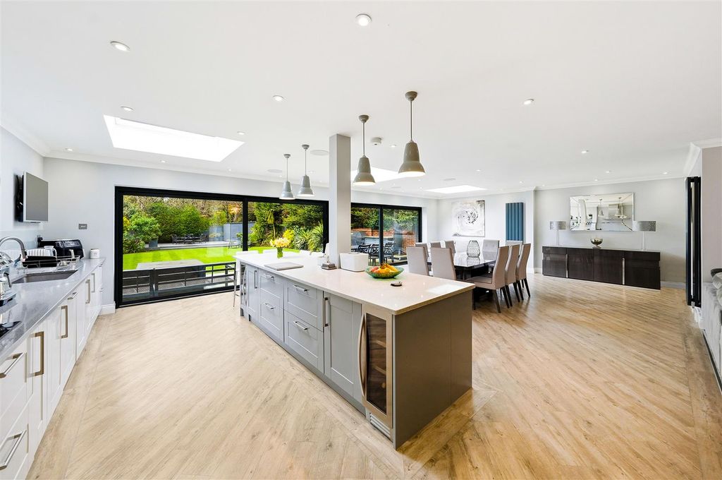 Property photo 2 of 46 Photos-12Dp.Jpg.Jpeg