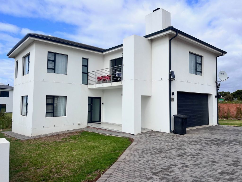 Property photo 1 of 38 1Jf1724494