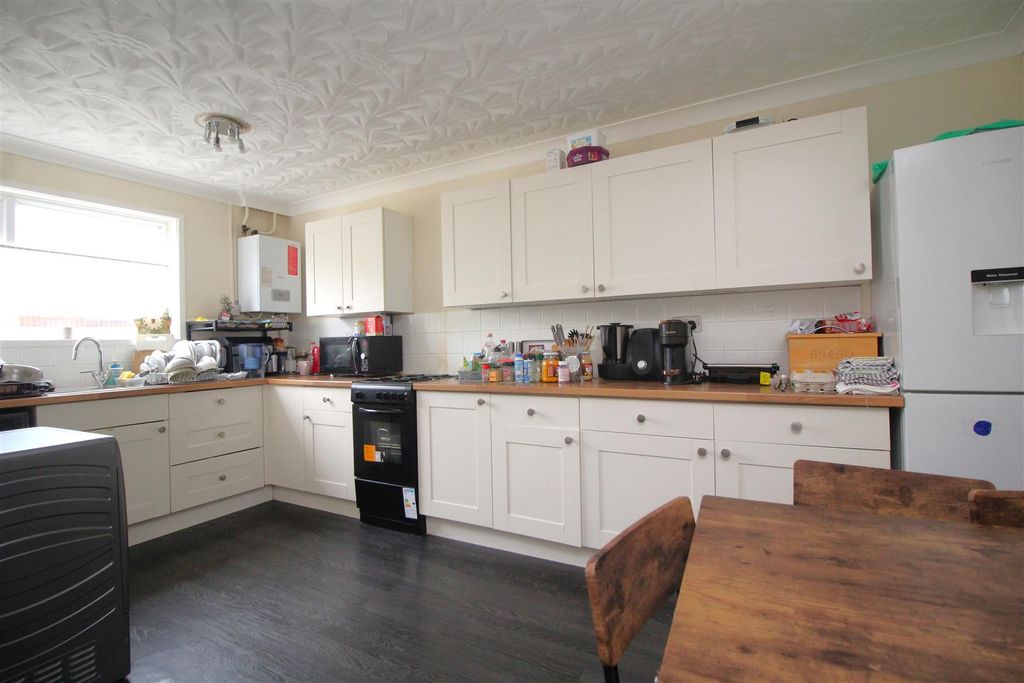 Property photo 2 of 11 Kitchen 1 .Jpg