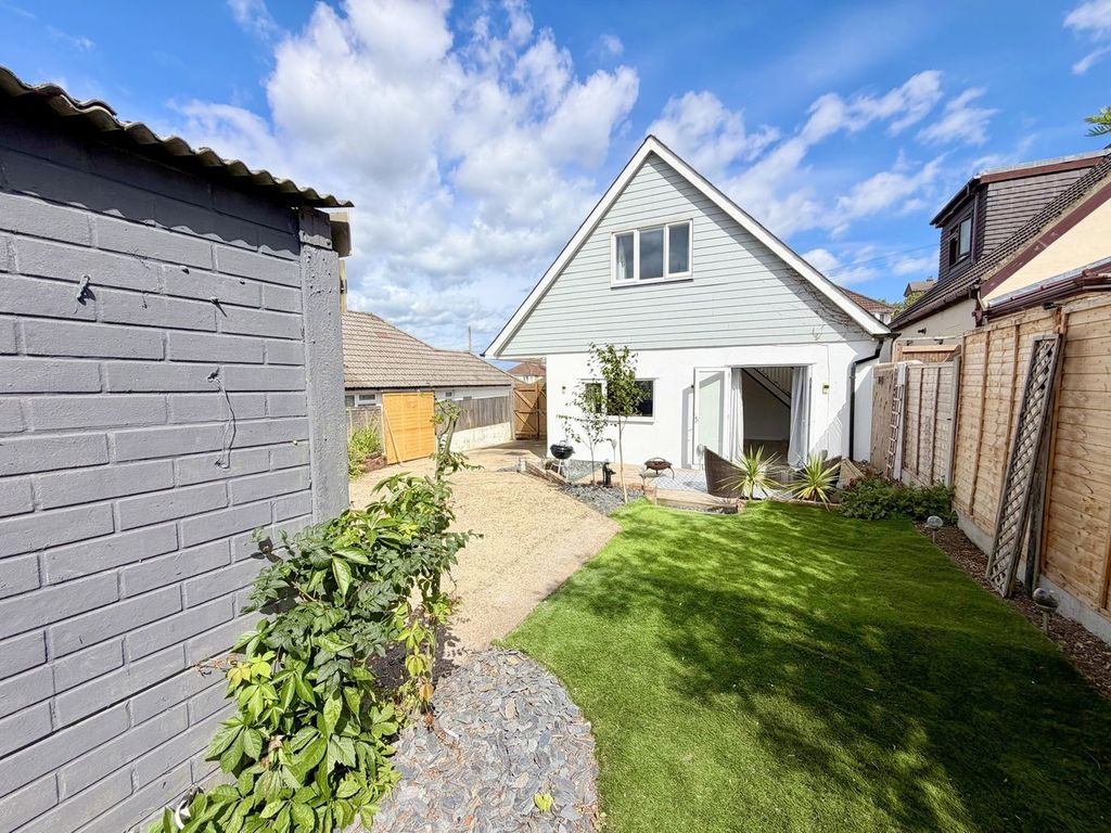 Property photo 2 of 22