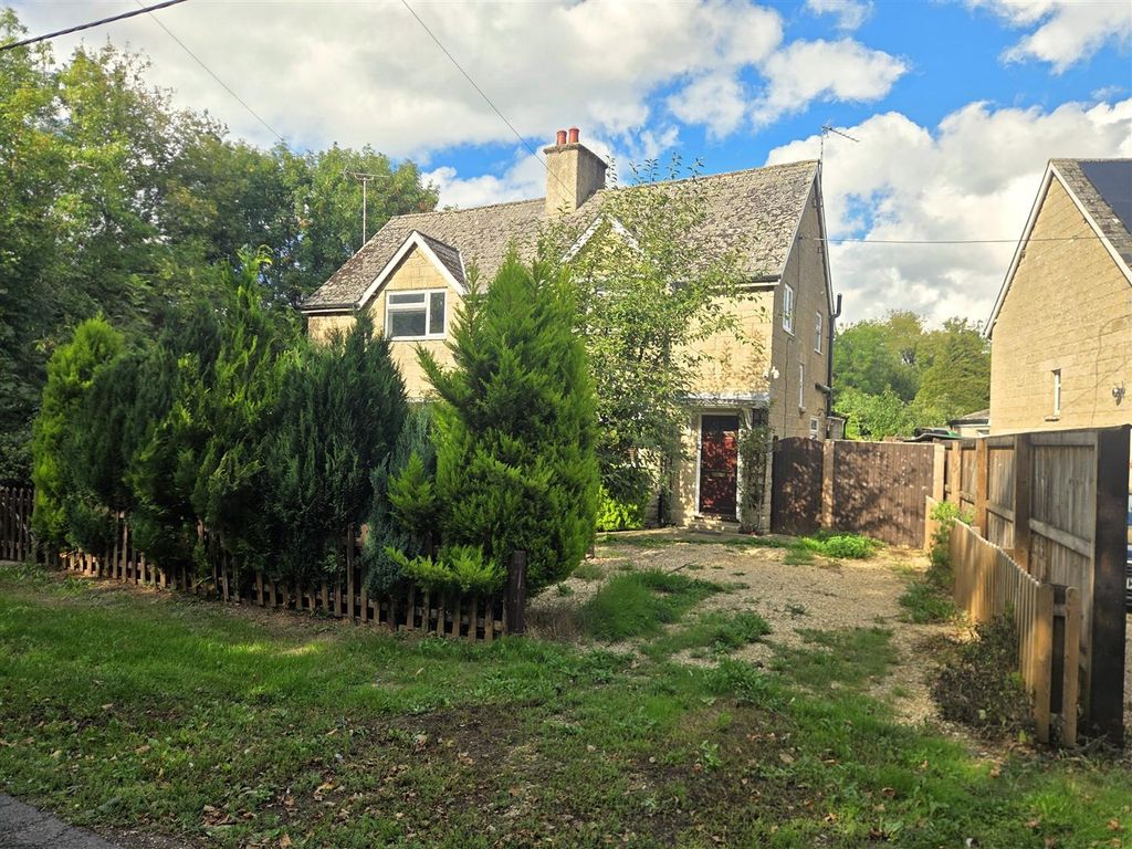 Property photo 1 of 11 25 Kent - Front.Jpg